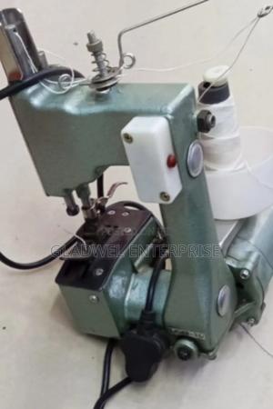 Preferred Electric Portable Bag Closer - thumbnail 2