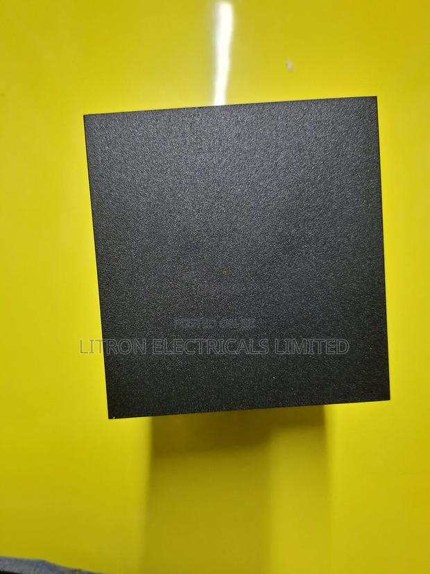 Square Wall Lighting - thumbnail 2