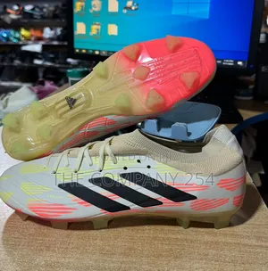 Quality Leather Casual Soccer Spiked Football Shoes