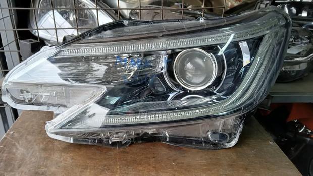 Mark X 2015 Headlight