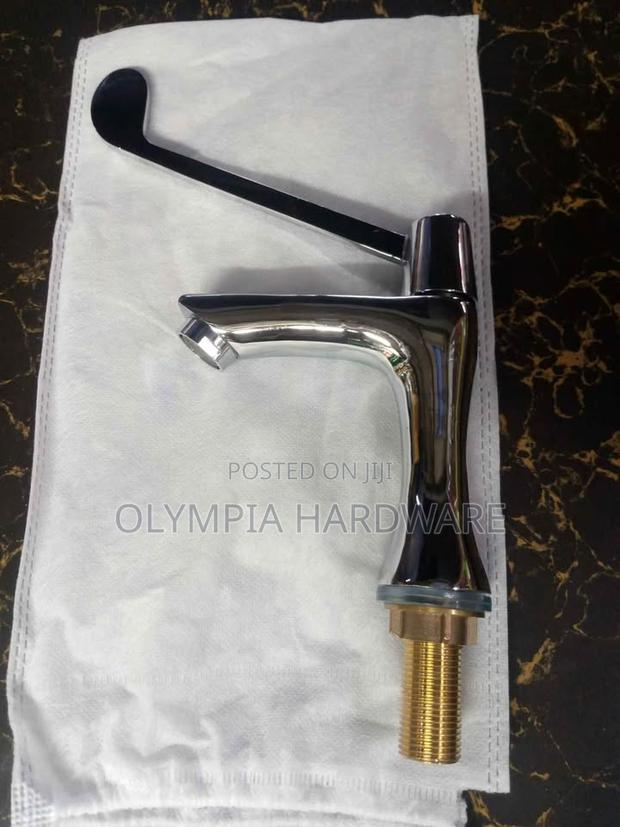Medical Tap 1/2