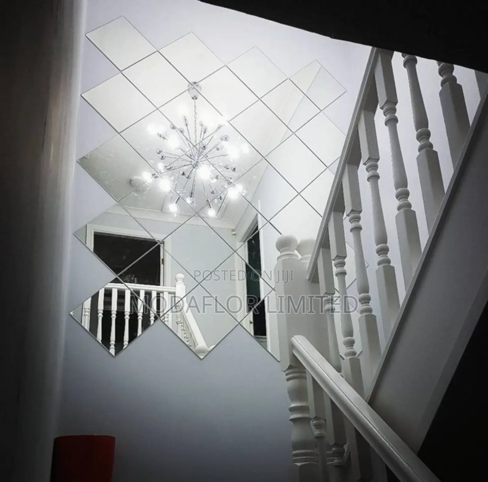 Diamond Acrylic Mirror – Luxury Wall Décor Piece