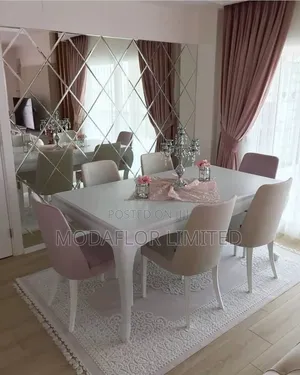 Diamond Acrylic Mirror – Perfect for Salons and Homes
