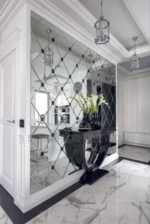 Diamond Acrylic Mirror – Bright and Decorative