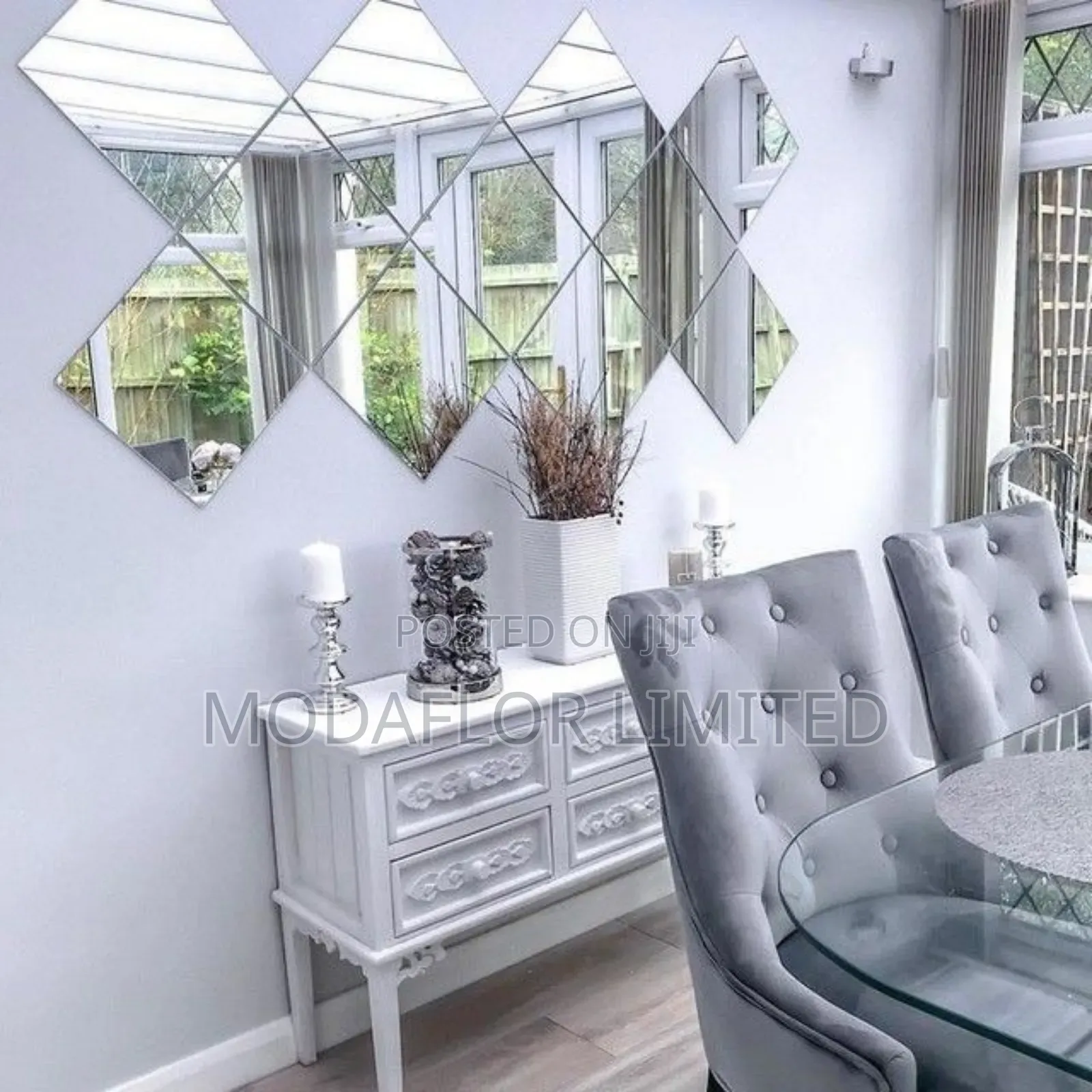 Diamond Acrylic Mirror – Lightweight and Luxurious