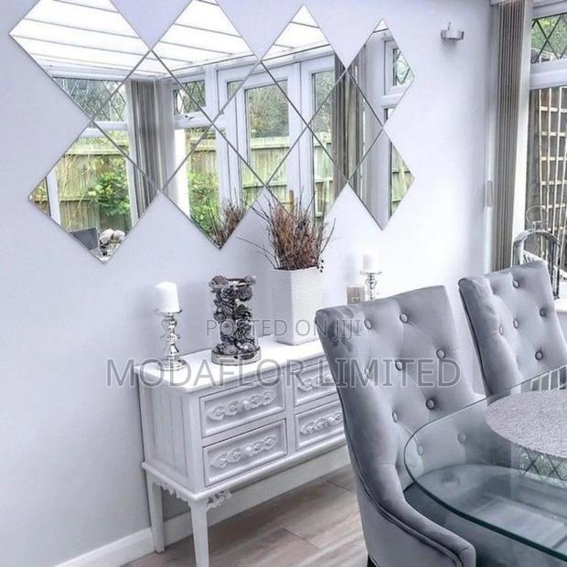 Diamond Acrylic Mirror – Lightweight and Luxurious