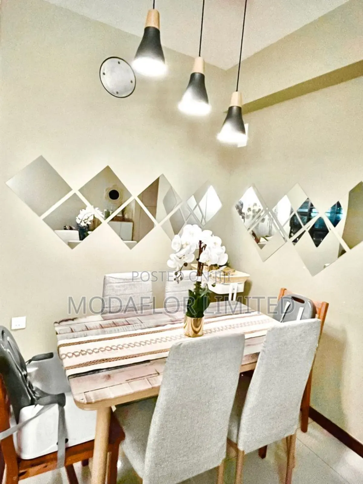 Diamond Acrylic Mirror – Modern Home Décor Idea