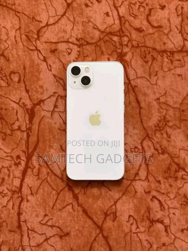 Apple iPhone 13 128 GB White - main view