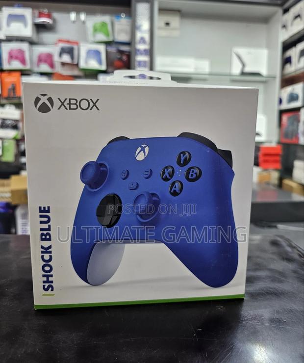 Xbox Series X/S Shock Blue Controller - main view