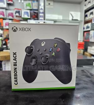 Xbox Series X/S Carbon Black Controller - thumbnail 2