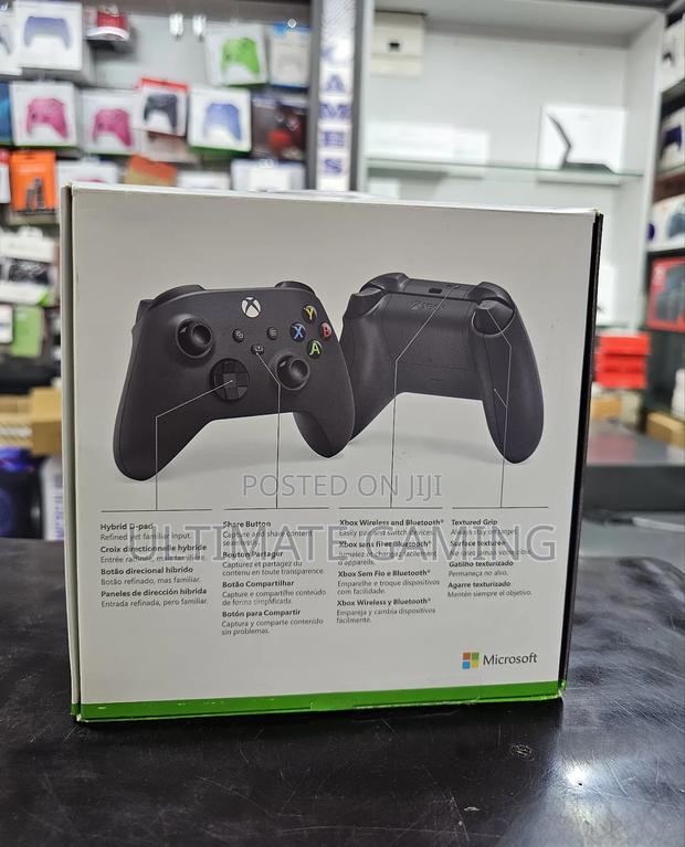 Xbox Series X/S Carbon Black Controller - thumbnail 3