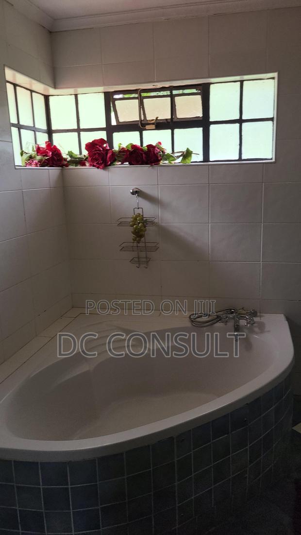 5bdrm House in Spring Valley for sale - thumbnail 4