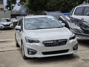 Subaru Impreza 2.0i Premium AWD Hatchback 2019 White