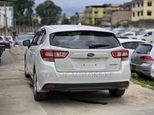 Subaru Impreza 2.0i Premium AWD Hatchback 2019 White