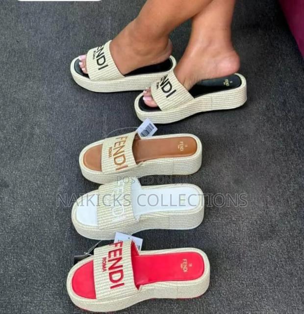 Fendi Beach Print Sandals - thumbnail 2