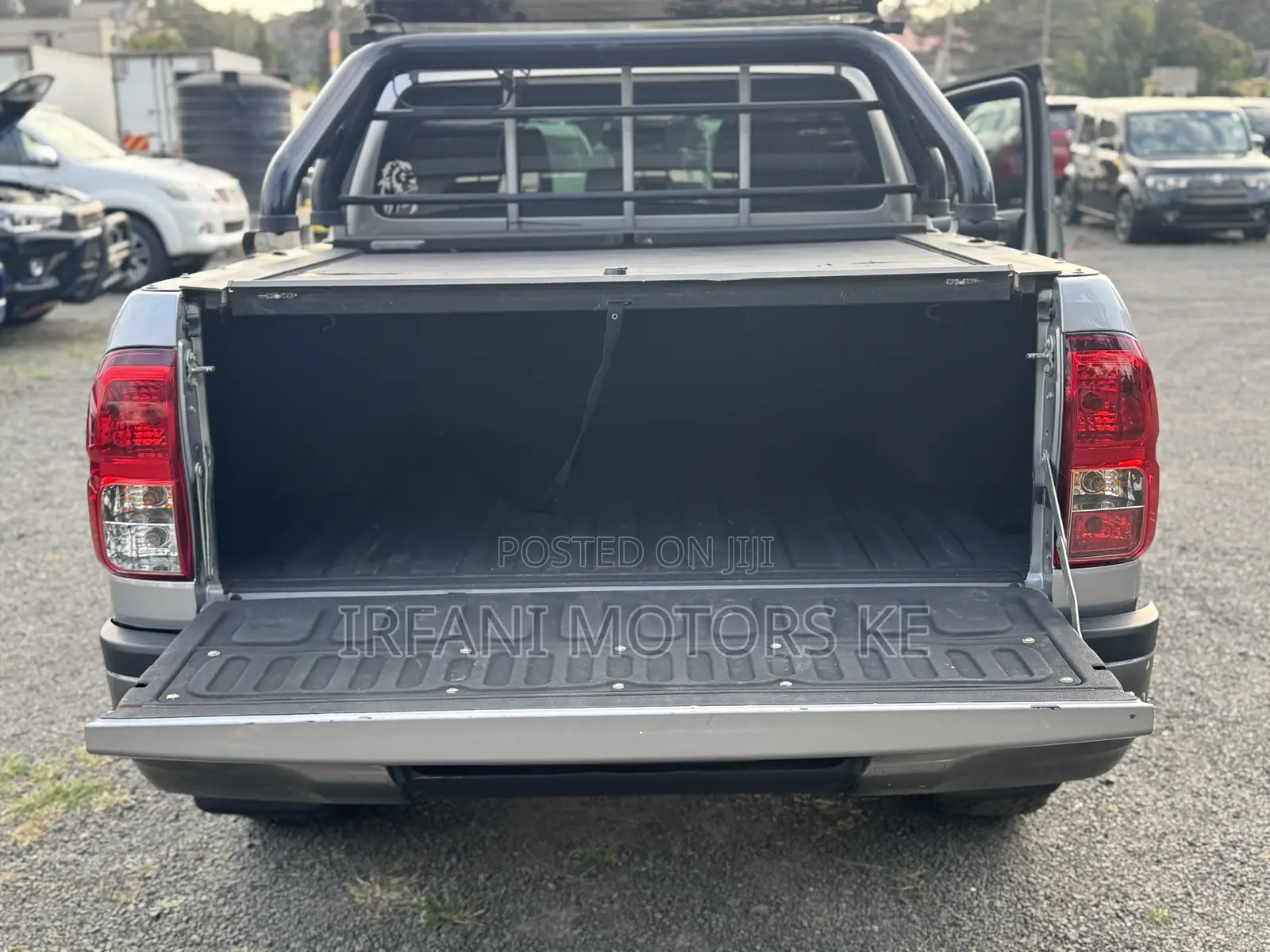 Toyota Hilux Rugged X 4x4 2018 Silver