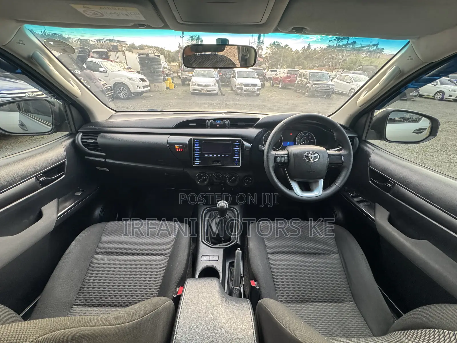 Toyota Hilux Rugged X 4x4 2018 Silver