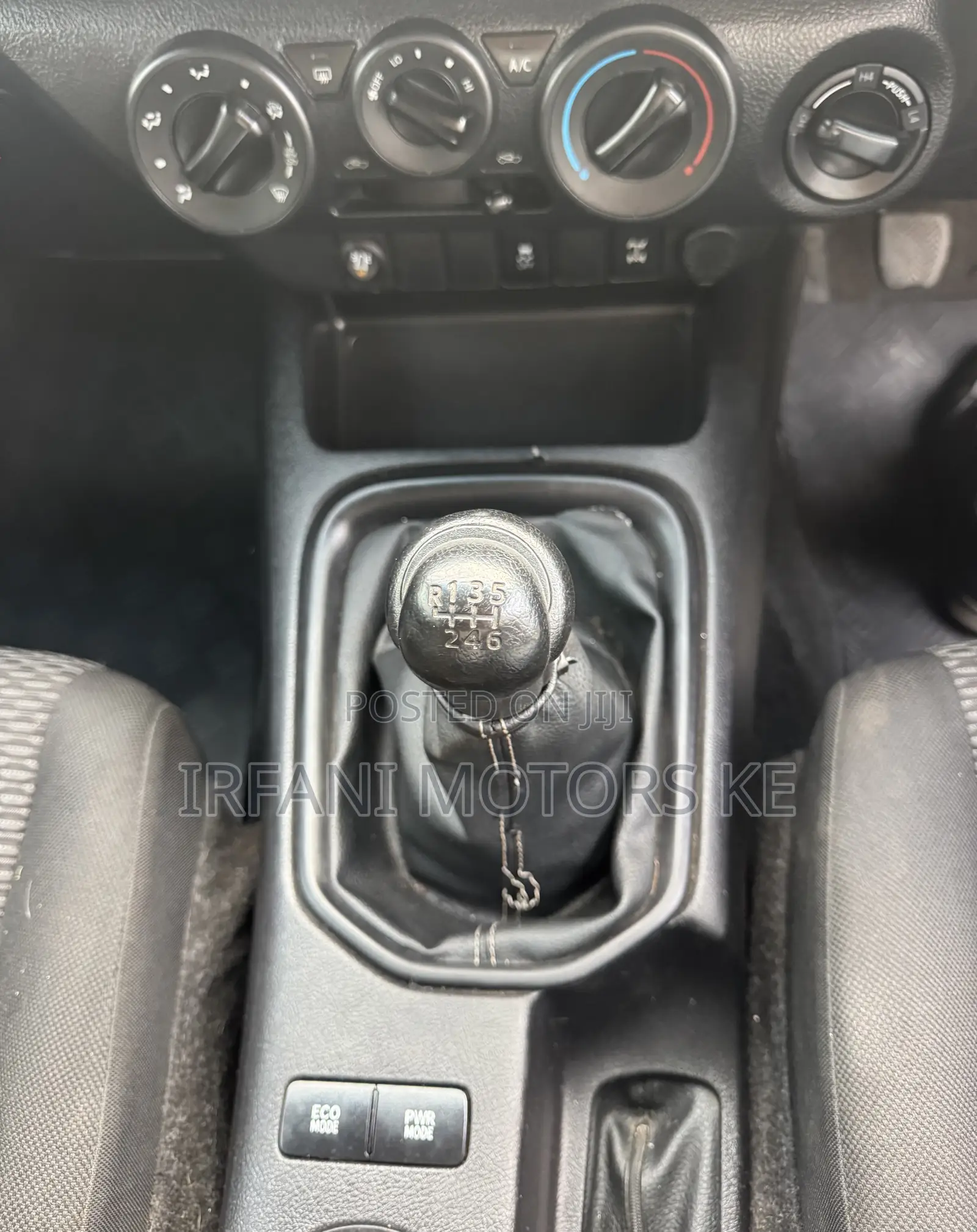 Toyota Hilux Rugged X 4x4 2018 Silver