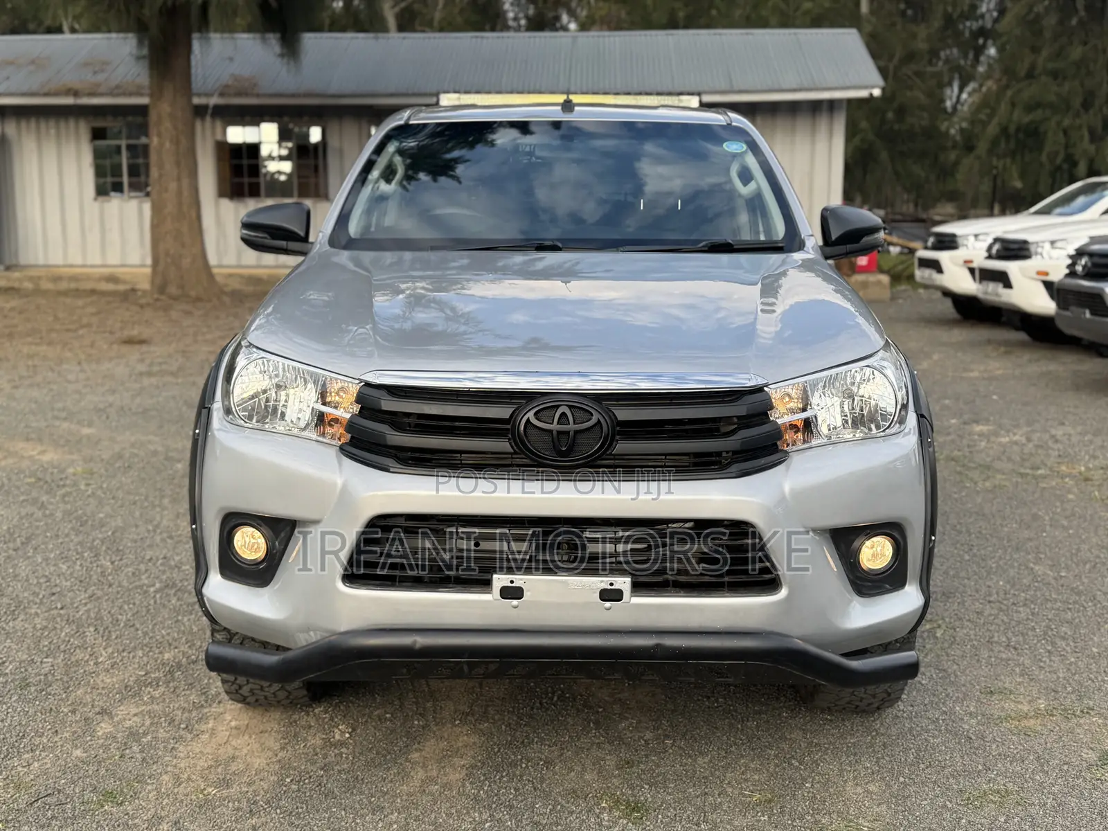 Toyota Hilux Rugged X 4x4 2018 Silver