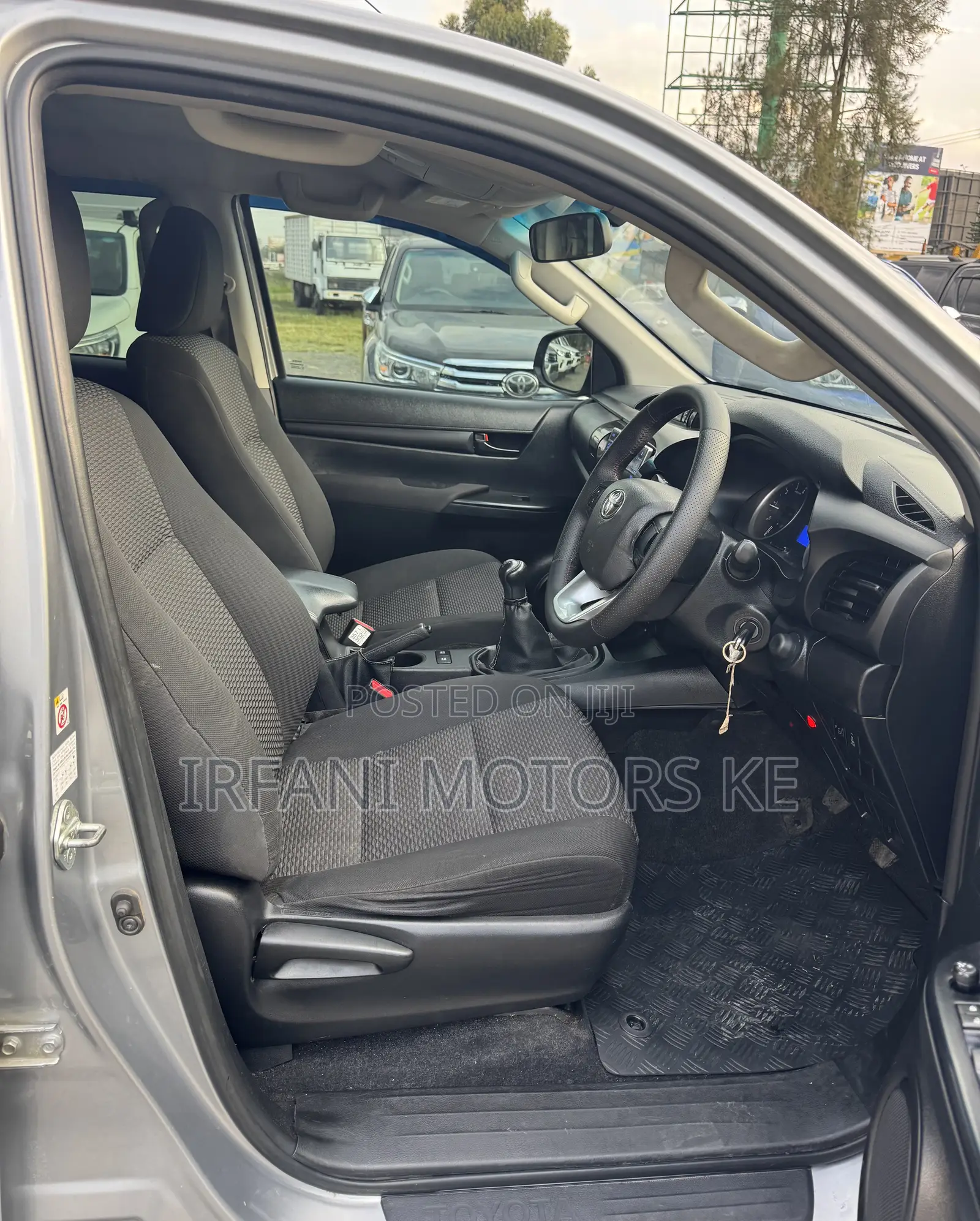 Toyota Hilux Rugged X 4x4 2018 Silver