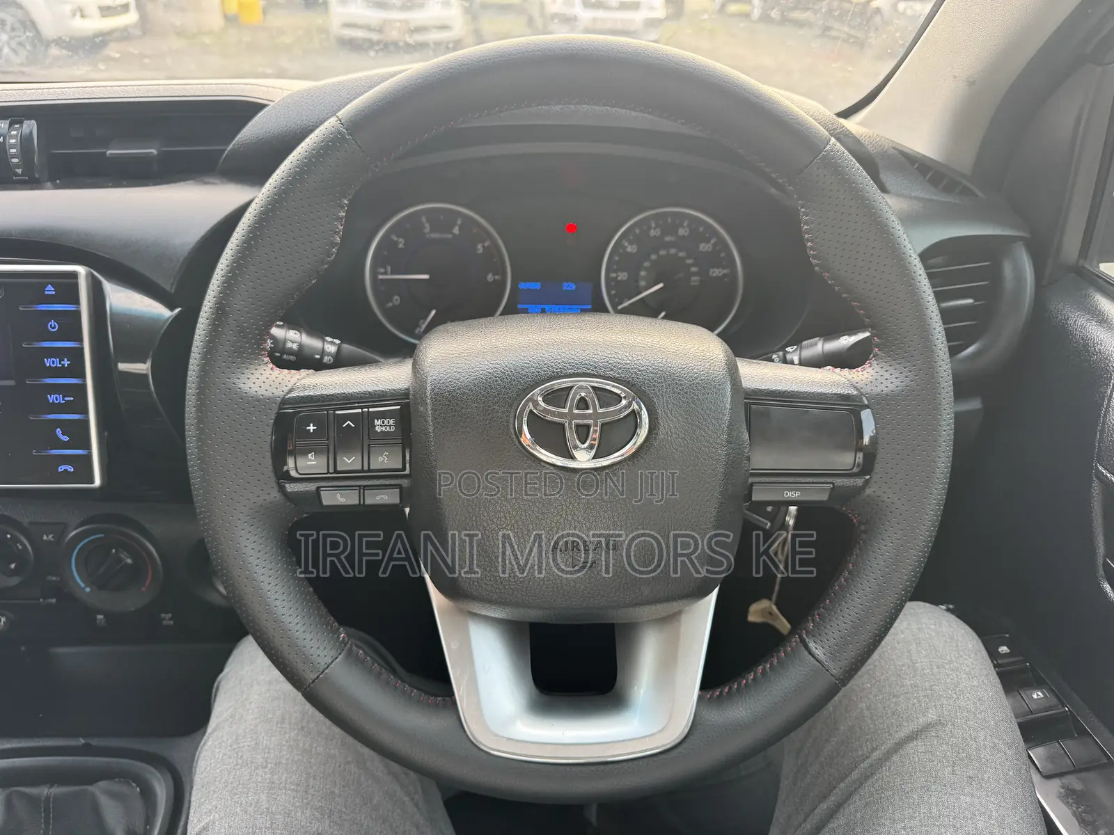 Toyota Hilux Rugged X 4x4 2018 Silver