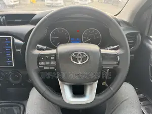 Toyota Hilux Rugged X 4x4 2018 Silver