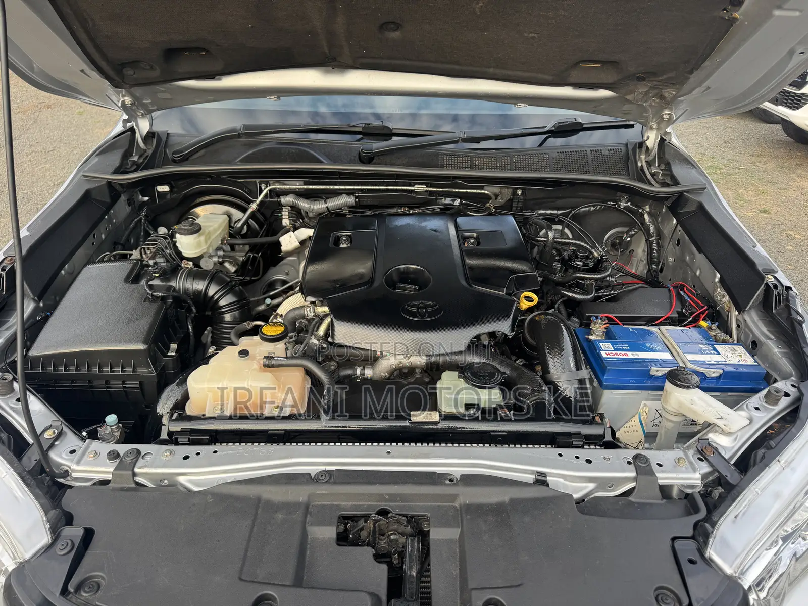 Toyota Hilux Rugged X 4x4 2018 Silver