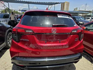 Honda Vezel 1.5 2WD 172 hp 2019 Red