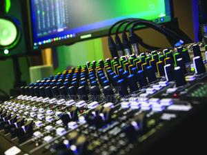 P.A System for Hire - thumbnail 2