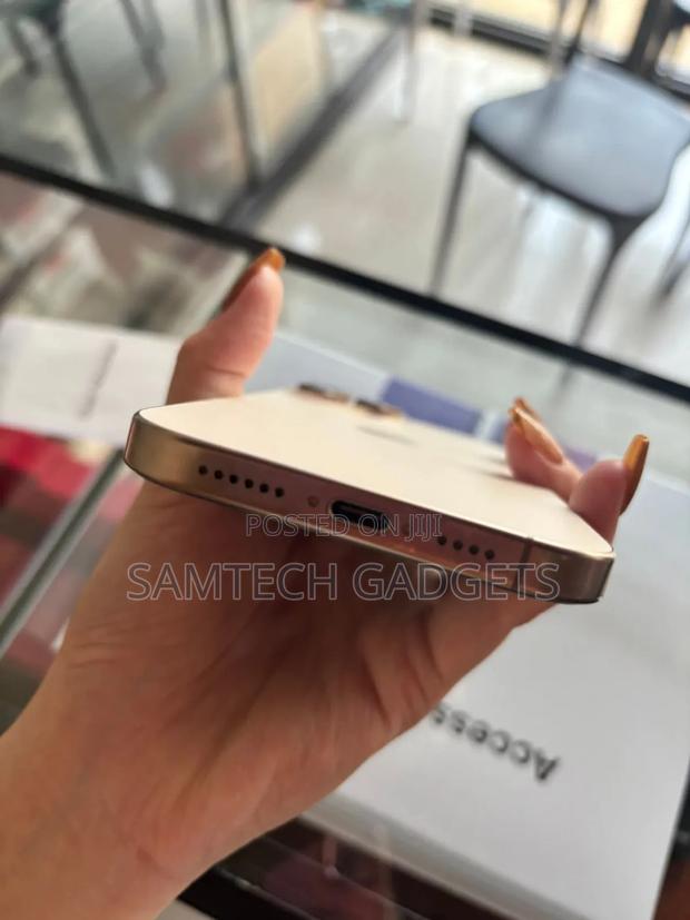 Apple iPhone 16 Pro Max 256 GB Gold - thumbnail 6