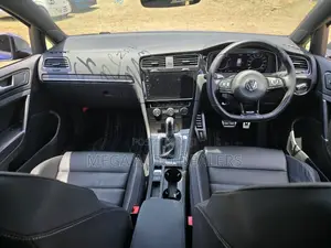 Volkswagen Golf R 4-Door w/DCC & Navigation 2019 Blue