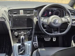 Volkswagen Golf R 4-Door w/DCC & Navigation 2019 Blue