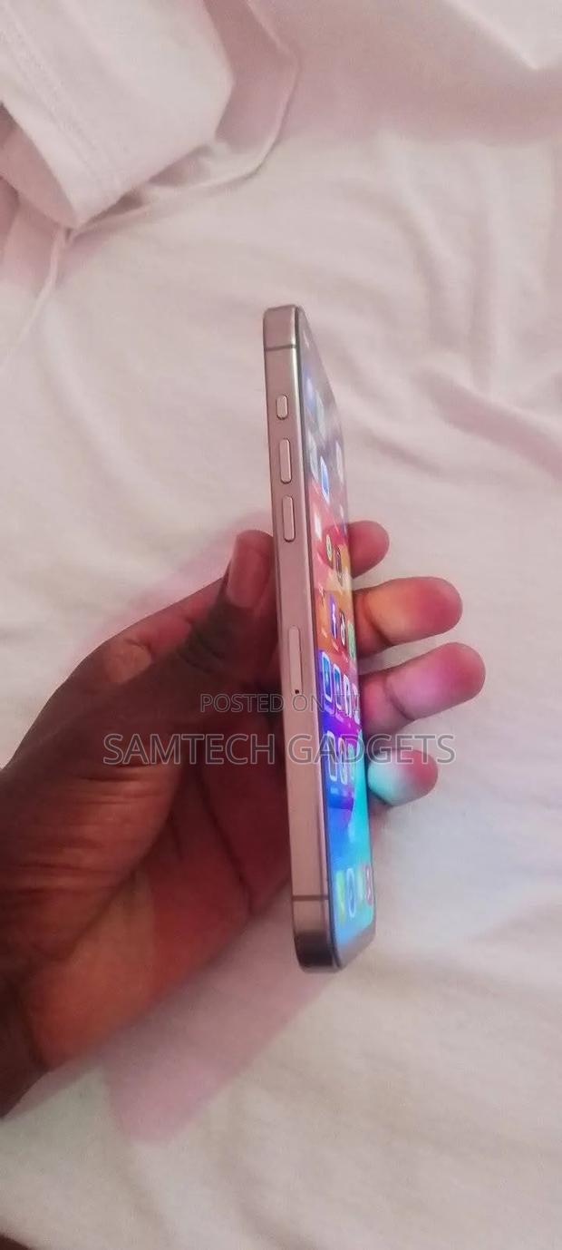 Apple iPhone 15 Pro 256 GB Black - thumbnail 4