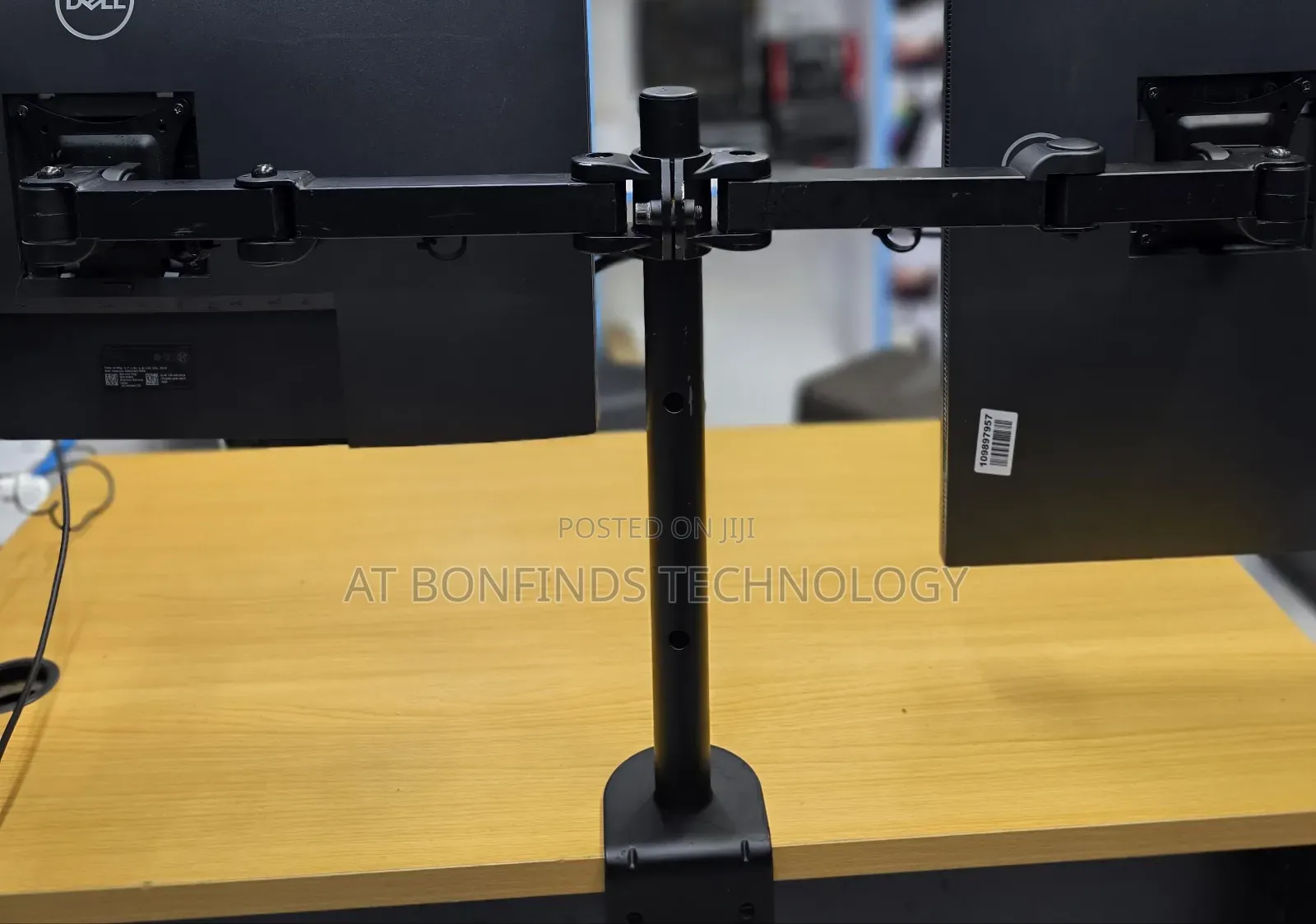 Ex Uk Dual Ergonomic Monitor Mount