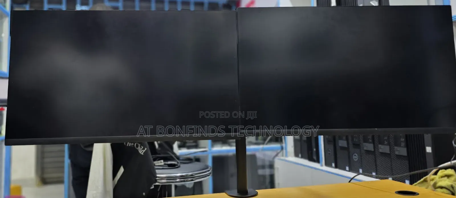 Ex Uk Dual Ergonomic Monitor Mount