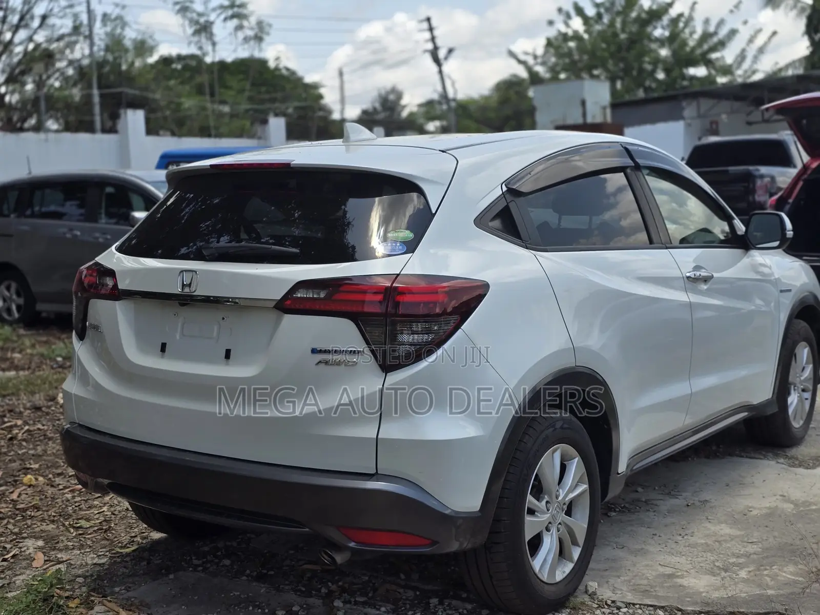 Honda Vezel 2018 White