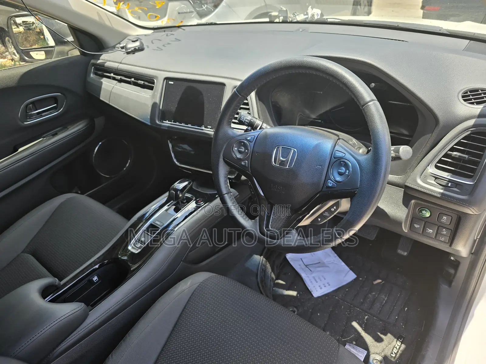 Honda Vezel 2018 White
