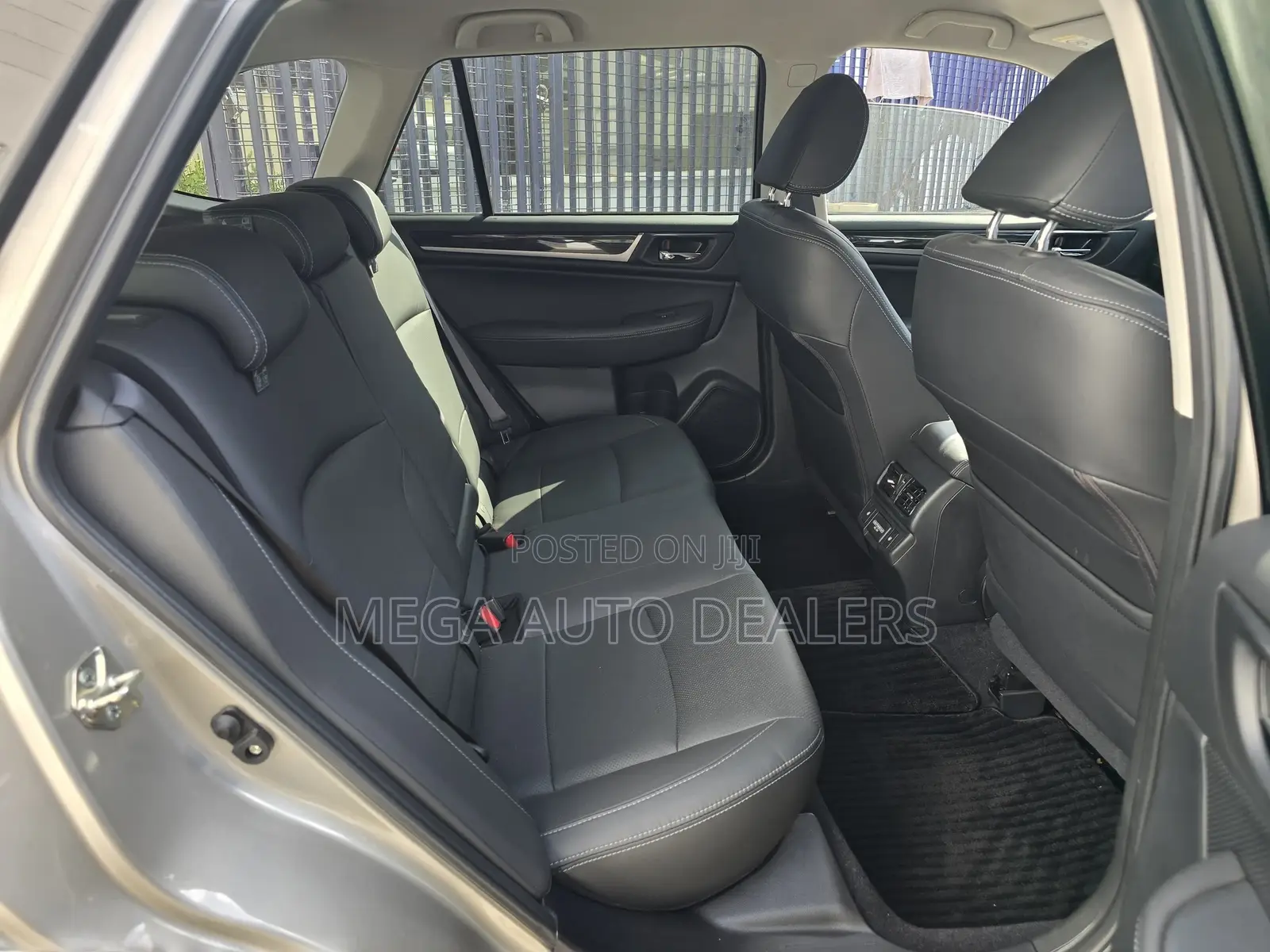 Subaru Outback 2018 Gray