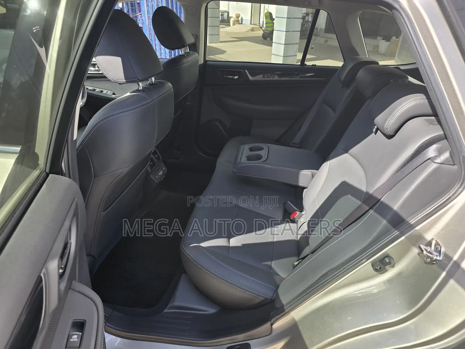Subaru Outback 2018 Gray