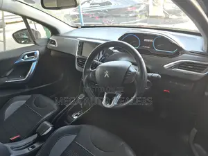 Peugeot 2008 2018 Brown