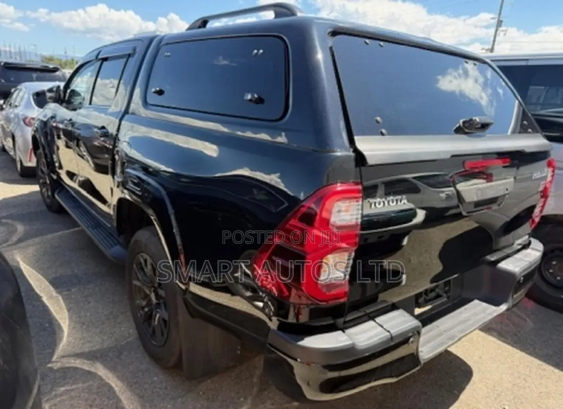 Toyota Hilux Revo Double Cab Deisel 2.4 AWD 2022 Black