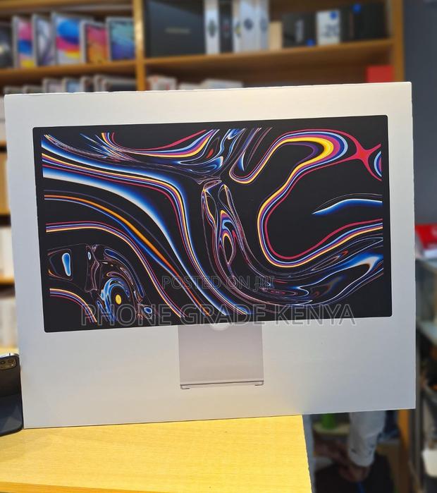 Apple Studio Display 27 Tilt Adjustable - main view