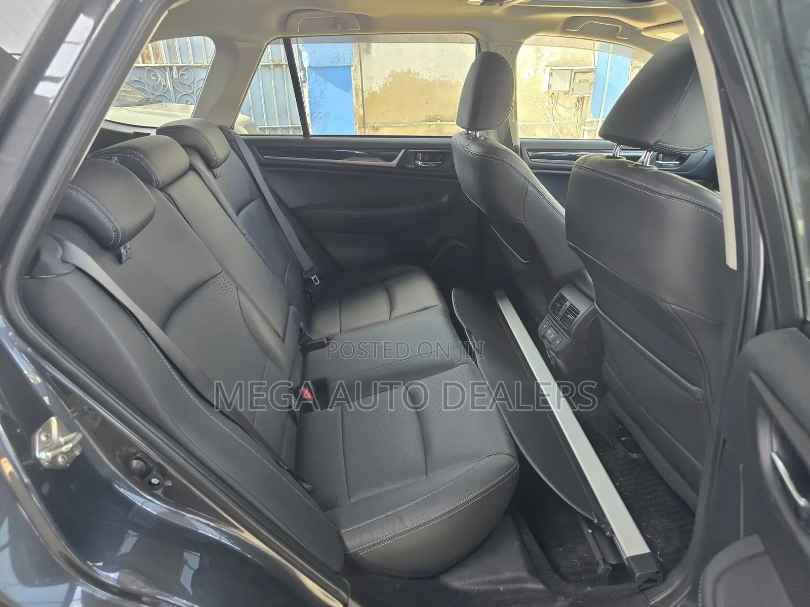Subaru Outback 2018 Gray