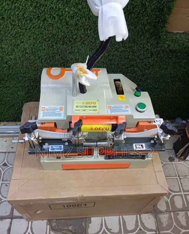 Key Cutting Machine 
Defu (100e1) - main view