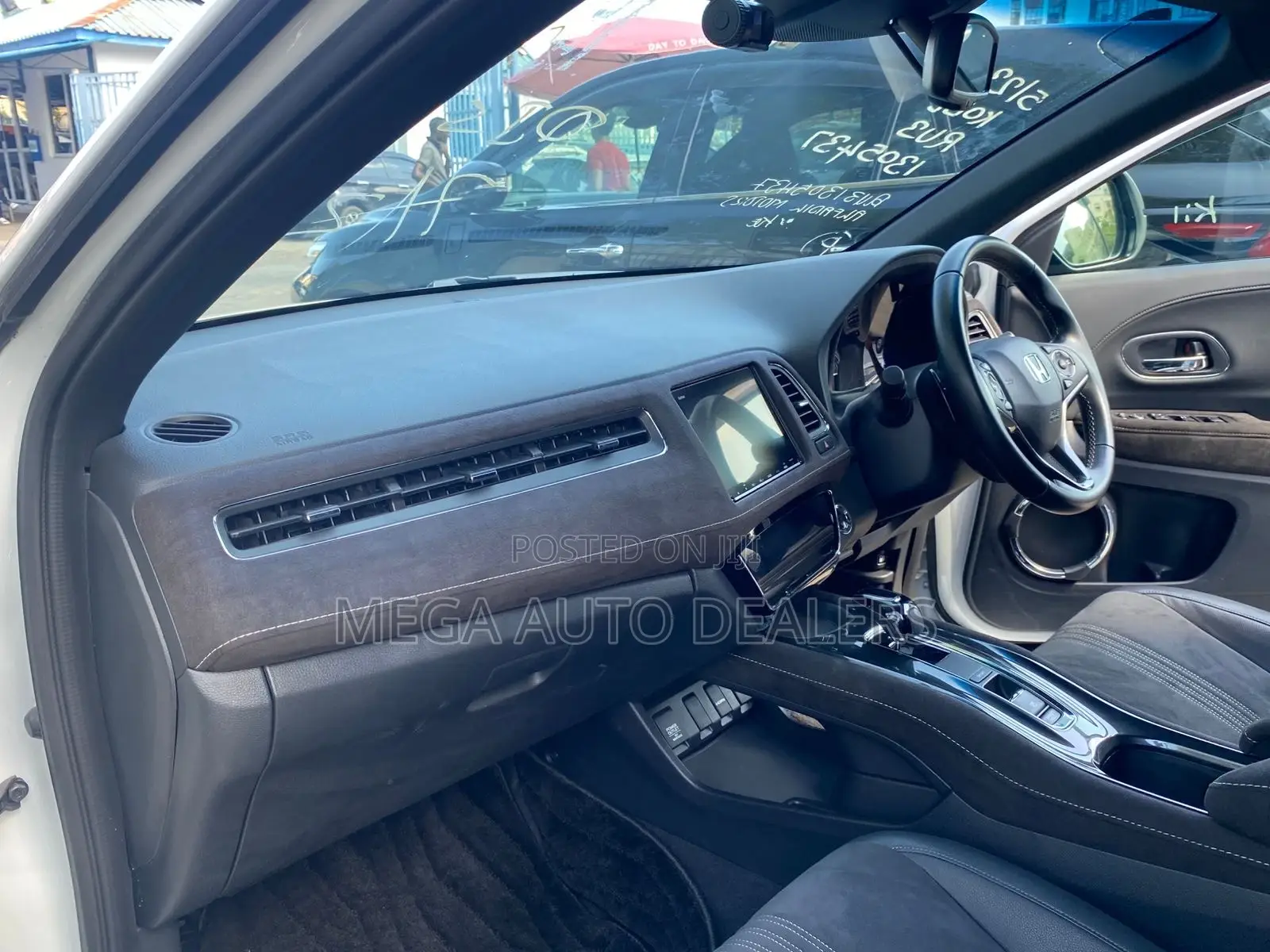 Honda Vezel 2018 White