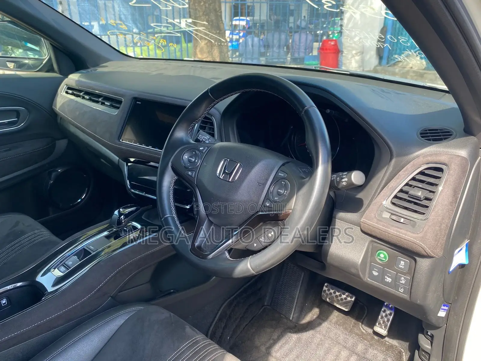 Honda Vezel 2018 White