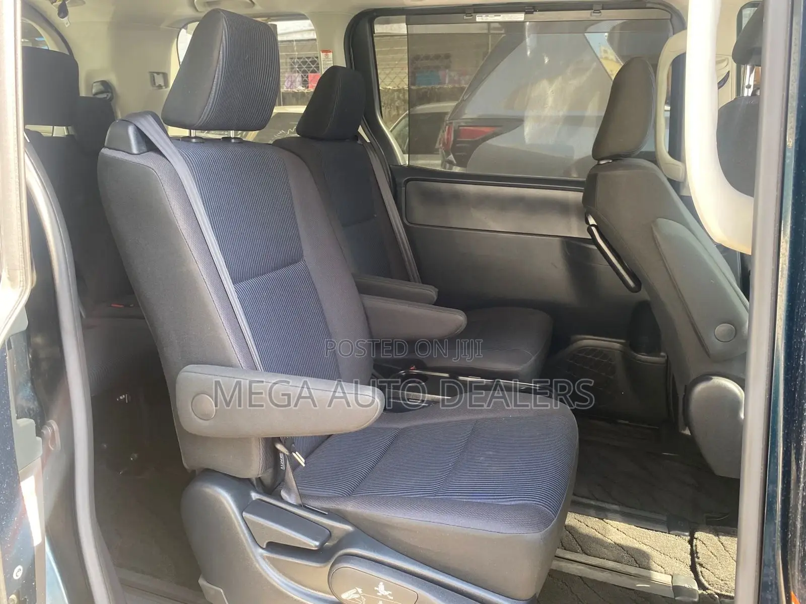 Toyota Voxy 2018 Blue