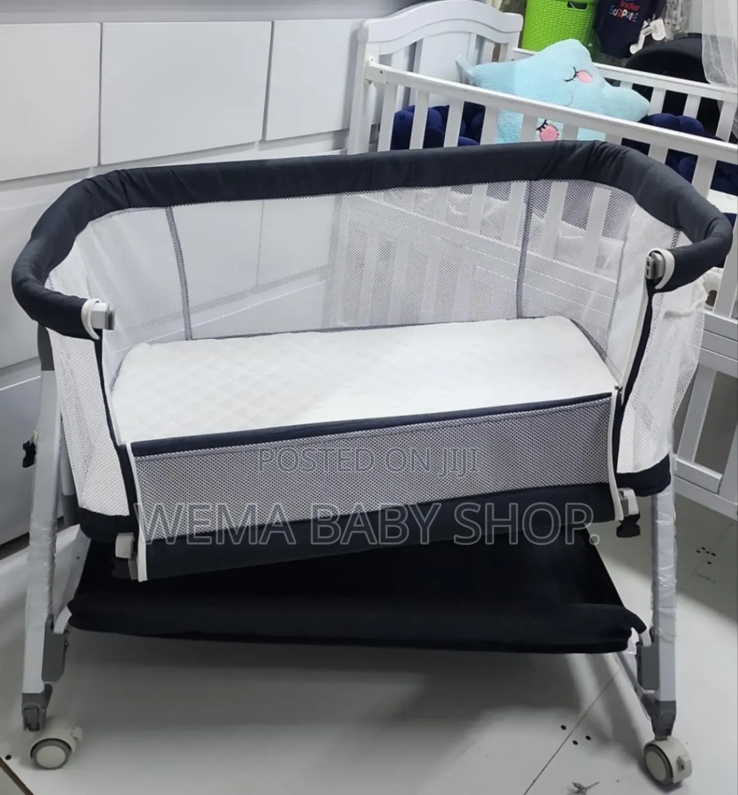 Baby Co Sleeper/Bedside Crib With Rocking System