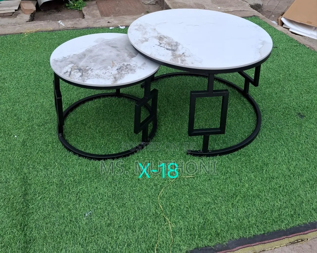 Elegant Round Circular Marble Textured Nesting Coffee Tables 2 Pieces