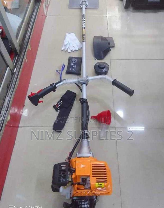 Dera Brush Cutter 2 Stroke 42.7cc - main view